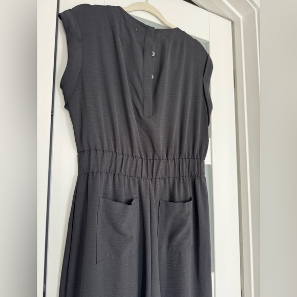 NWOT Calvin Klein Classic Black Jumpsuit Wide Leg Front Tie Elegant Size 10 - Picture 3 of 11